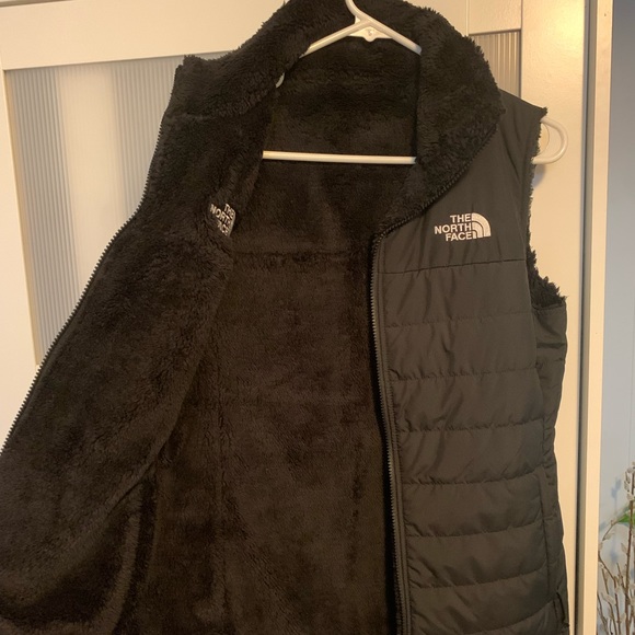 The North Face Reversible Vest Jacket - Picture 3 of 7